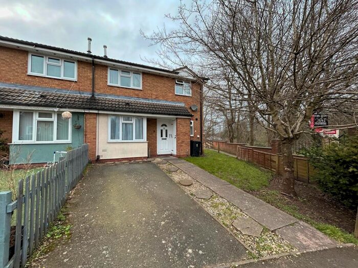 2 Bedroom House To Rent In Dadford View, Brierley Hill, West Midlands, DY5