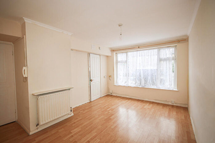 1 Bedroom Flat To Rent In Murston Road, Murston, Sittingbourne, Kent, ME10