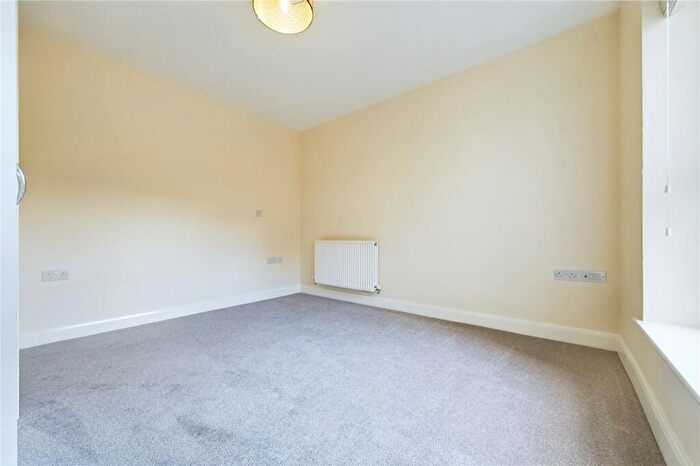 2 Bedroom Apartment For Sale In Battle Square, Reading, Berkshire, RG30