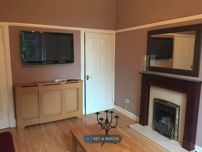 2 Bedroom Flat To Rent In Drive Road, Glasgow, G51