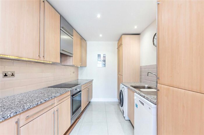 2 Bedroom Apartment To Rent In Three Colt Street, E14