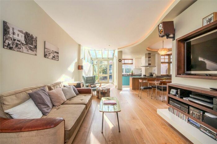 5 Bedroom Semi-Detached House To Rent In Dingwall Gardens, Temple Fortune, London, NW11