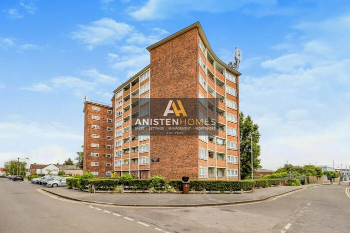 1 Bedroom Flat To Rent In Curzon Crescent, Barking, Essex, IG11