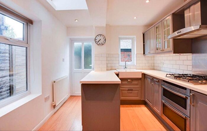 3 Bedroom Terraced House To Rent In Avenue Road Extension, Leicester, LE2