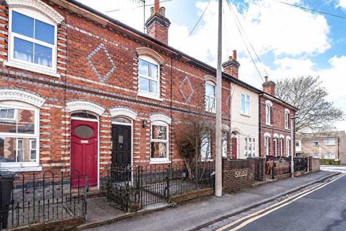 2 Bedroom Terraced House For Sale In Essex Street, Reading, Berkshire, RG2