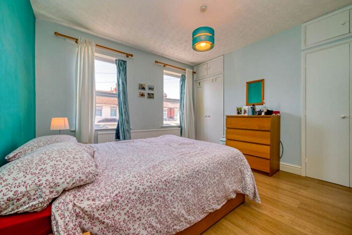 3 Bedroom Terraced House For Sale In Newport Road, Reading, RG1