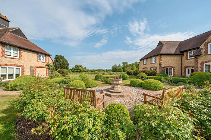 3 Bedroom Retirement Property For Sale In Penstones Court, Marlborough Lane, Stanford In The Vale, Faringdon, SN7