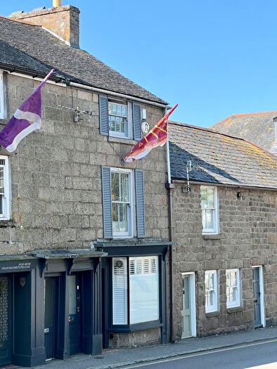 2 Bedroom Flat For Sale In Alverton Street, Penzance, TR18