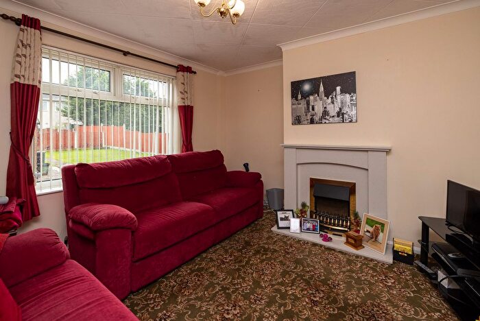 3 Bedroom Semi-Detached House For Sale In Clay Flat Lane, Doncaster, DN11