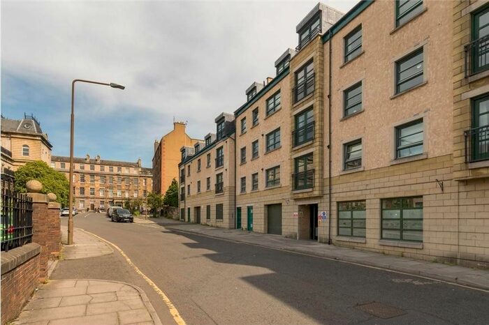 3 Bedroom Flat To Rent In Henderson Place, New Town, Edinburgh, EH3