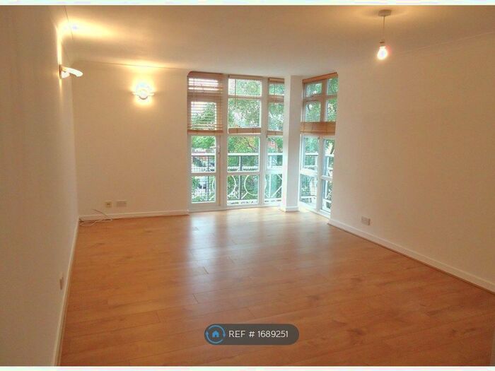1 Bedroom Flat To Rent In Virginia Court, London, SE16