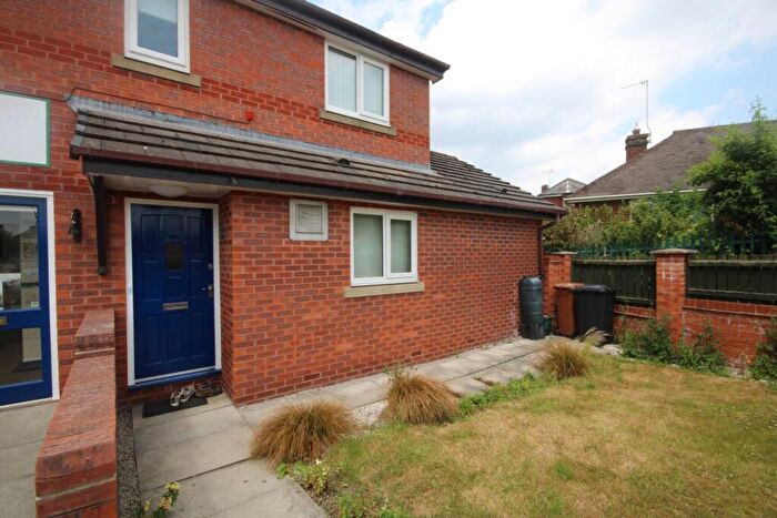 2 Bedroom Flat To Rent In Hawarden Road, Penyffordd, CH4