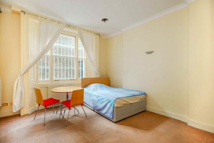 Studio To Rent In Queens Gate Terrace, South Kensington, London, SW7