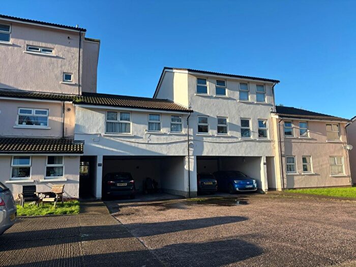 2 Bedroom Maisonette For Sale In Great Western Close, Paignton, TQ4