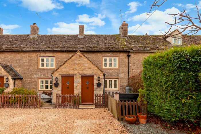 2 Bedroom Cottage For Sale In Lower End, Alvescot, Bampton, OX18