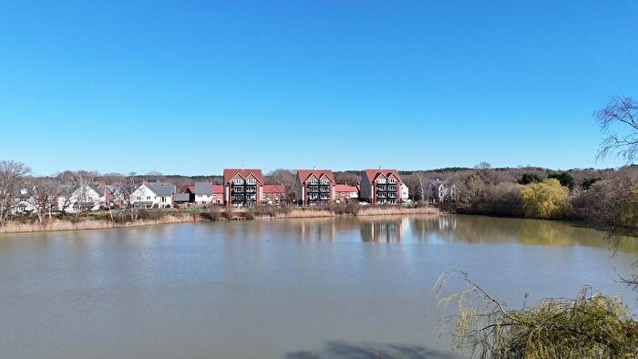 2 Bedroom Apartment For Sale In Lake Avenue, Mytchett, Camberley, GU16