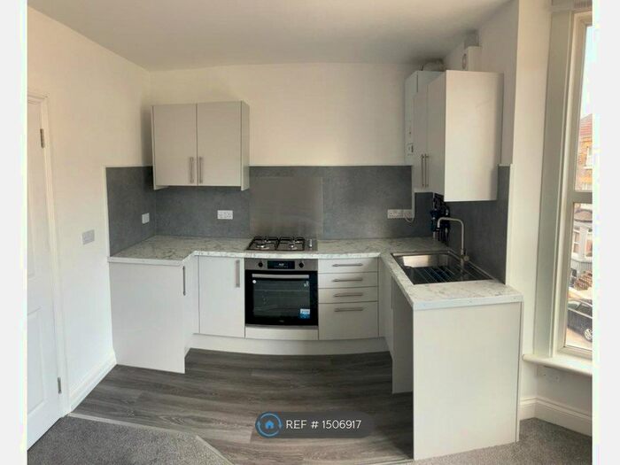 1 Bedroom Flat To Rent In Templar Street, Dover, CT17