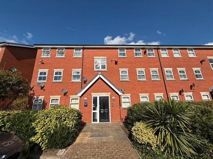 2 Bedroom Apartment To Rent In Milner Street, Radcliffe, Manchester, M26