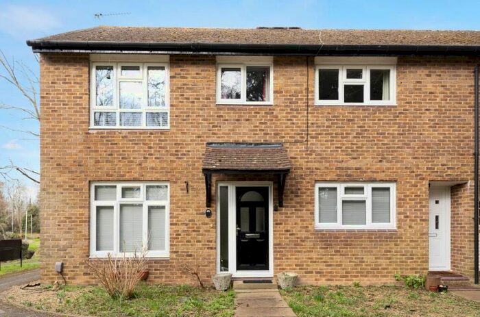 1 Bedroom Maisonette To Rent In St. Catherines Farm Court, Ruislip, HA4