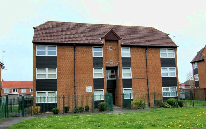1 Bedroom Flat To Rent In Straight Road, Romford, RM3
