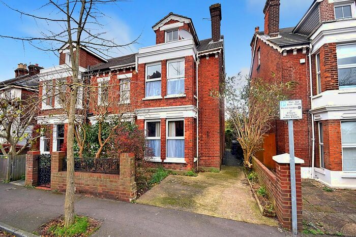 4 Bedroom Semi-Detached House To Rent In Albert Road, Ashford TN24