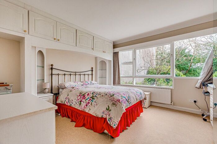 2 Bedroom Flat To Rent In Coleridge Court, Parkleys, TW10