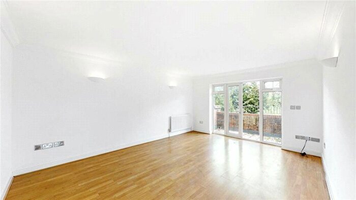 2 Bedroom Property To Rent In Courtleigh Gardens, London, NW11