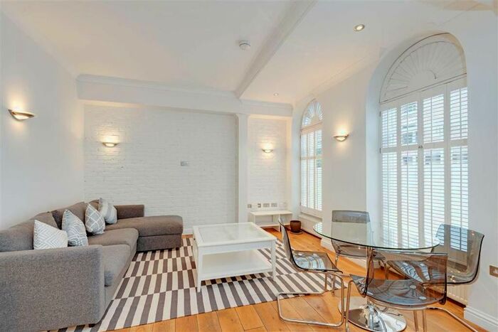 2 Bedroom Flat To Rent In Fitzroy Street, London, W1T