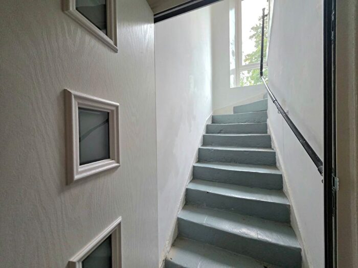 3 Bedroom Flat To Rent In Westport, Lanark, South Lanarkshire, ML11