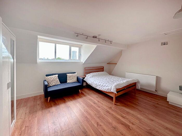 Studio To Rent In Tachbrook Street, Pimlico, London, SW1V