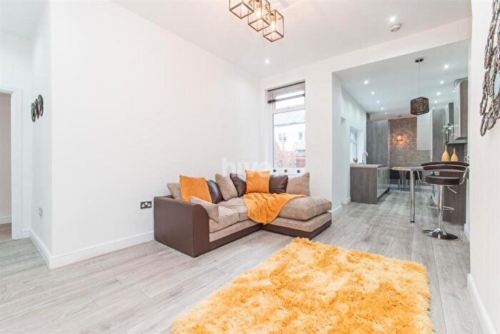 2 Bedroom Flat To Rent In Balmoral Terrace, Heaton, Newcastle Upon Tyne, NE6