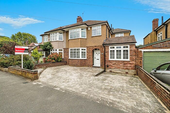 3 Bedroom Semi-detached House For Sale In Helmsdale Road, Romford, RM1