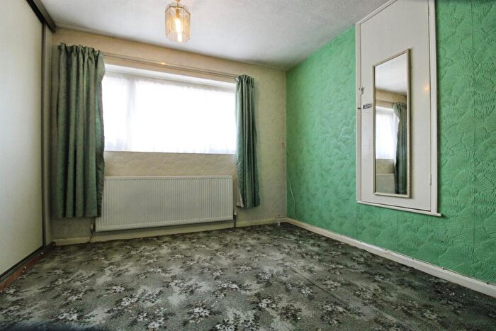3 Bedroom End Of Terrace House For Sale In Ashburton Avenue, Llanrumney, Cardiff, CF3