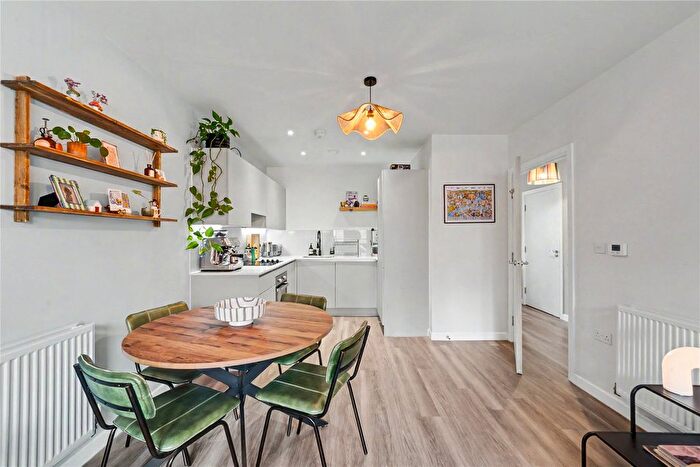 2 Bedroom Flat For Sale In Buttercup House, Springfield Drive, Wandsworth, London, SW17