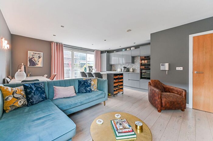 2 Bedroom Flat For Sale In Longitude Apartments, East Croydon, Croydon, CR0