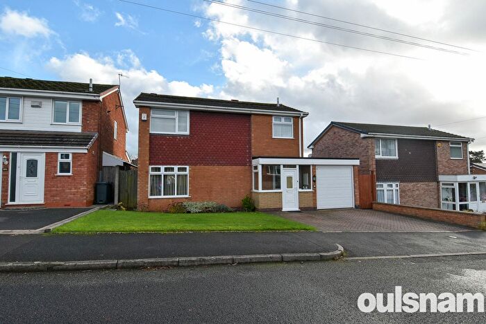 3 Bedroom Detached House For Sale In Winchester Gardens, Northfield, Birmingham, B31