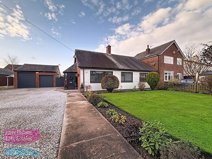 3 Bedroom Detached Bungalow For Sale In Leyland Lane, Leyland, Preston, PR25