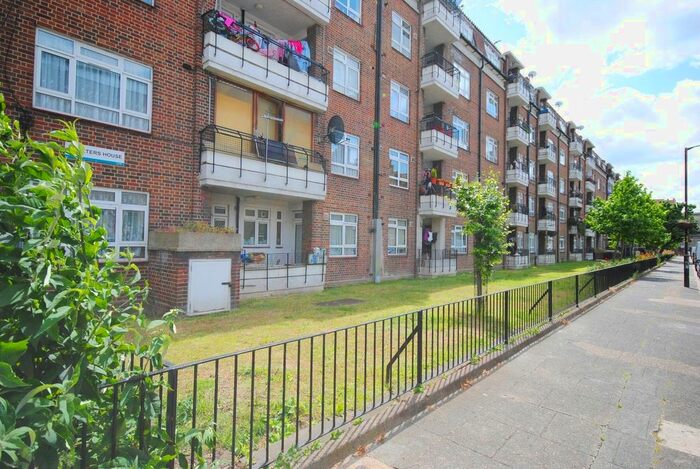 4 Bedroom Flat To Rent In Queens Row, London SE17