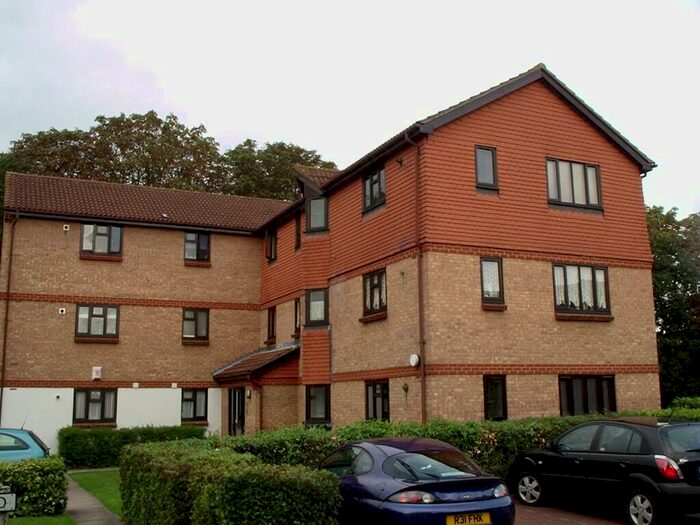 2 Bedroom Apartment To Rent In Pearce Manor, Chelmsford, Essex, CM2