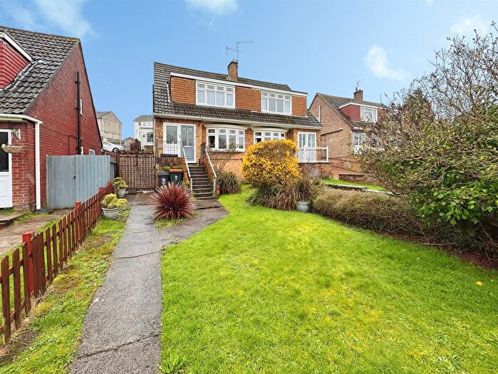 3 Bedroom Semi-Detached House For Sale In Alder Grove, Newport, NP20