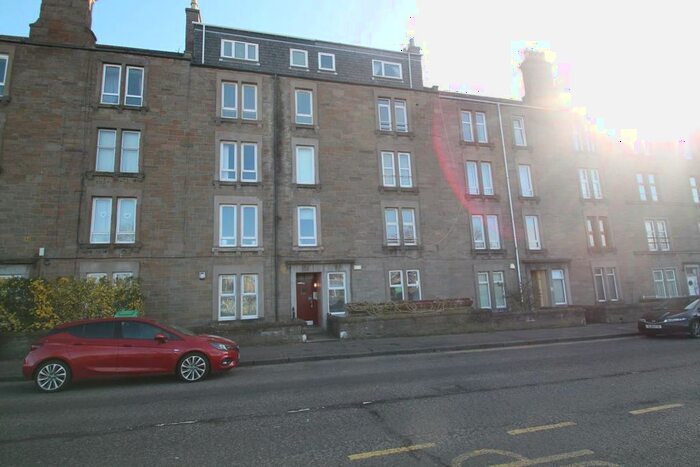 2 Bedroom Flat To Rent In Strathmartine Road, Dundee, DD3