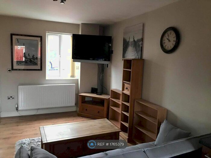 1 Bedroom Semi-Detached House To Rent In Brickfields Road, Worcester, WR4