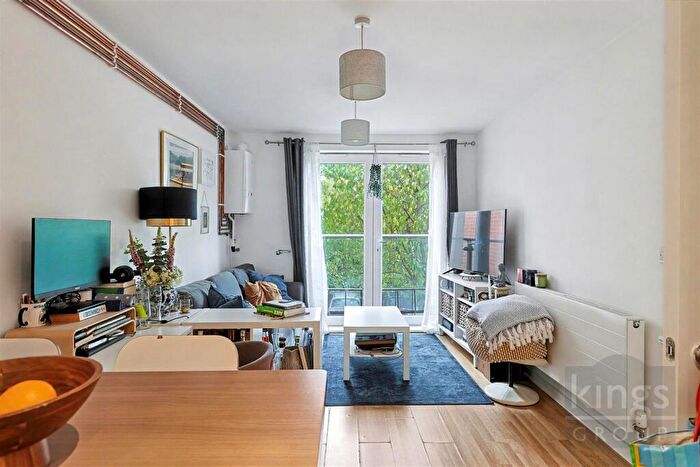 1 Bedroom Flat For Sale In Faraday House, Velocity Way, Enfield, EN3