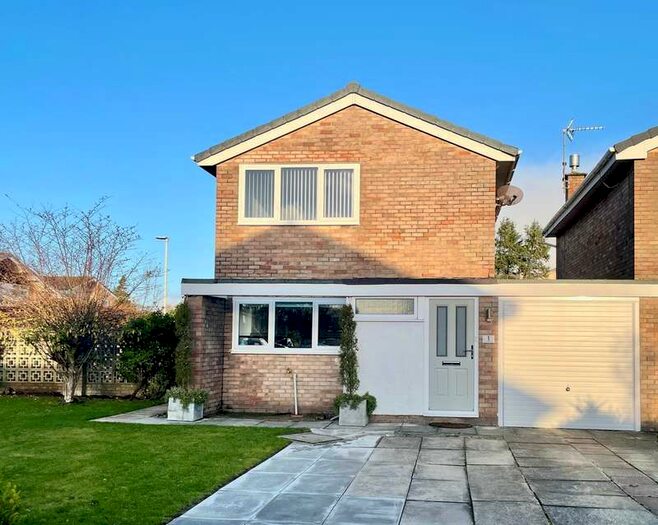 3 Bedroom Link Detached House To Rent In Heathfield Close, Formby, Liverpool, L37