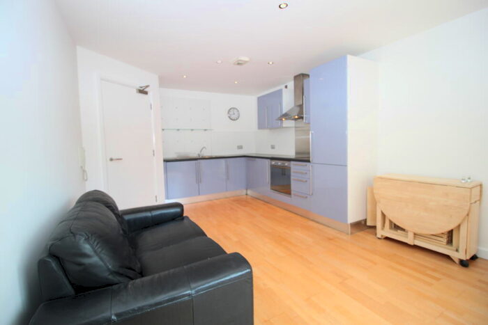 2 Bedroom Flat To Rent In Ecclesall Road, Sheffield, South Yorkshire, S11