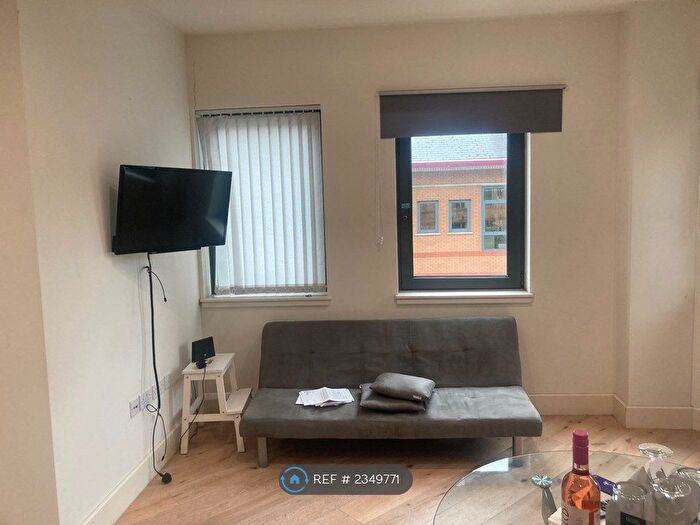 1 Bedroom Flat To Rent In Mondial Way, Harlington, Hayes, UB3