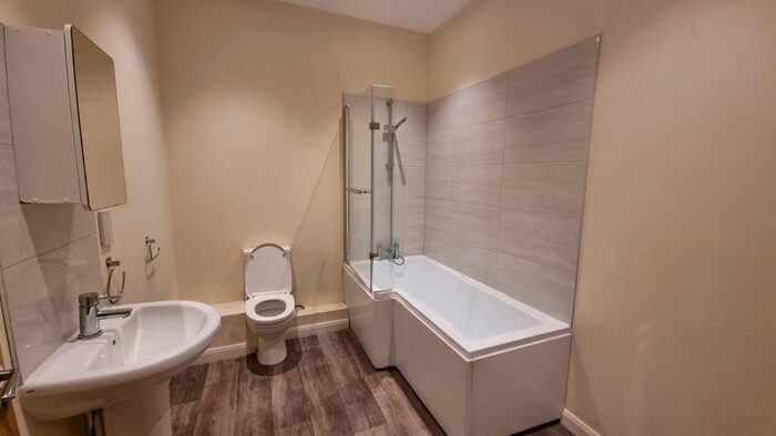 2 Bedroom Flat To Rent In Green Street, Gillingham, ME7