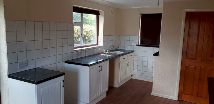 3 Bedroom Semi-Detached House To Rent In Lathkill Grove, Alfreton, DE55