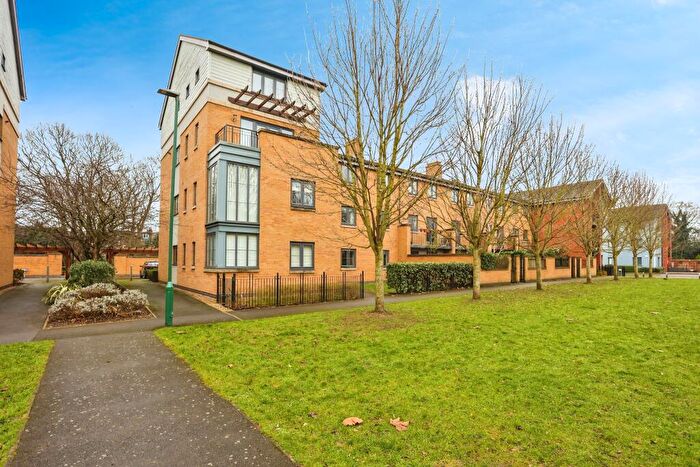 2 Bedroom Flat For Sale In Wakefield Close, Wilford, Nottinghamshire, NG11