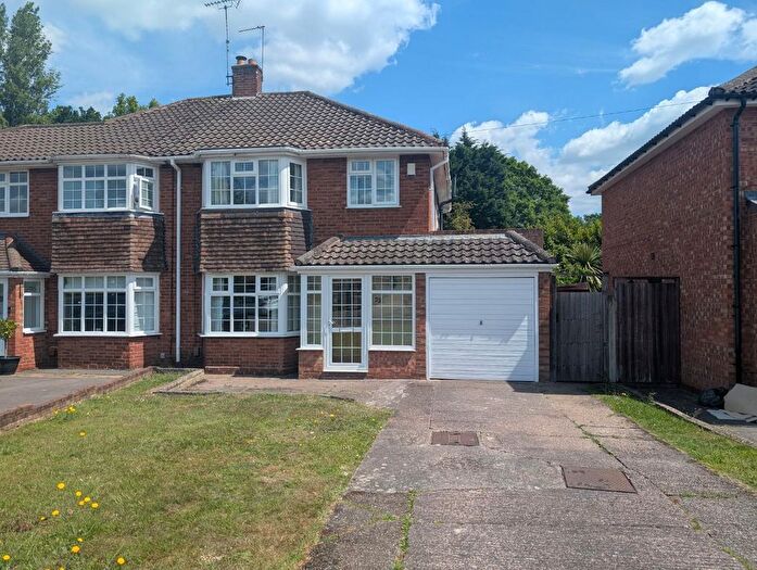 3 Bedroom Semi Detached House To Rent In Rowlands Crescent, Solihull, B91